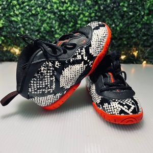 Toddler Nike Foamposite Albino Snakeskin 8C